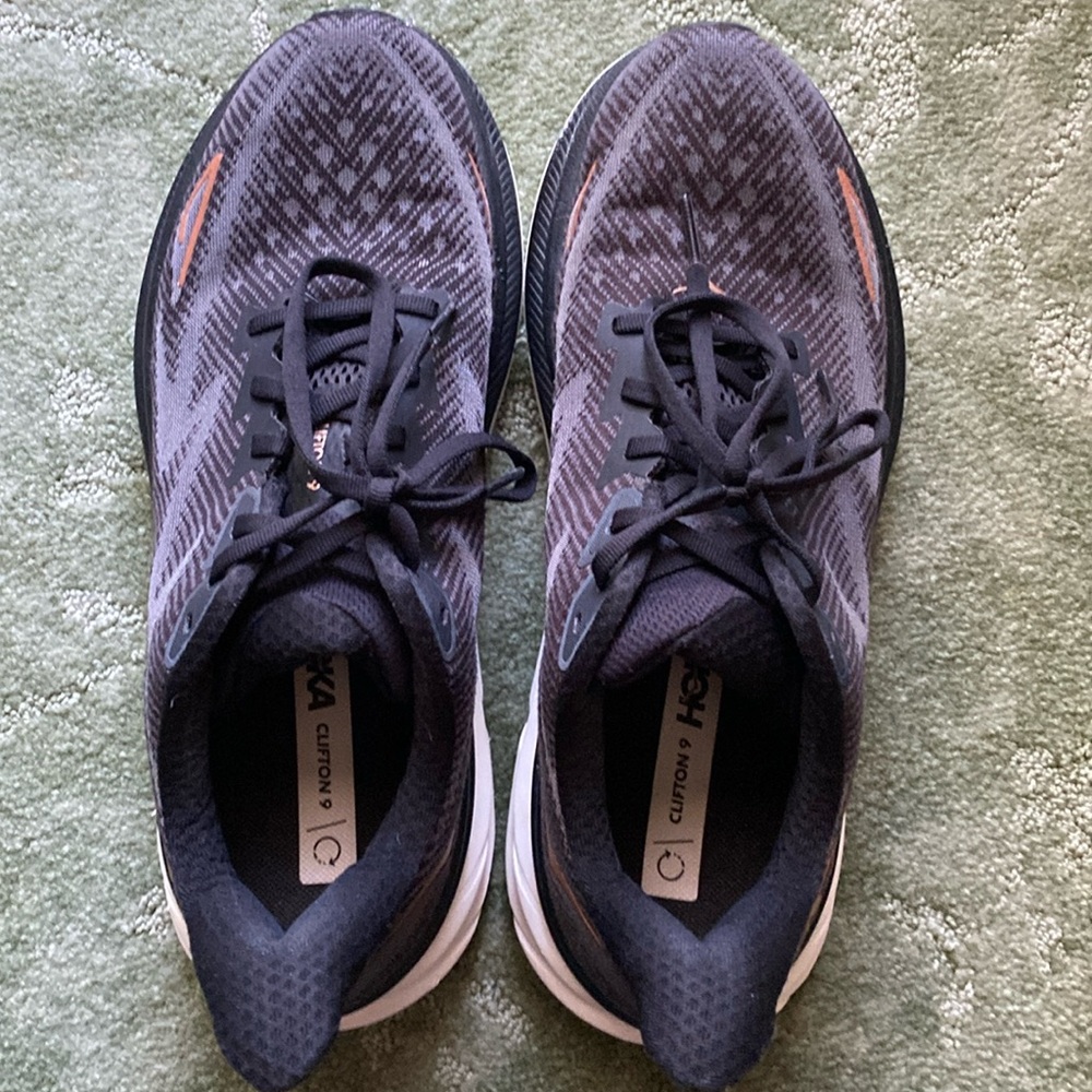 Hoka Clifton 9 size 9.5B